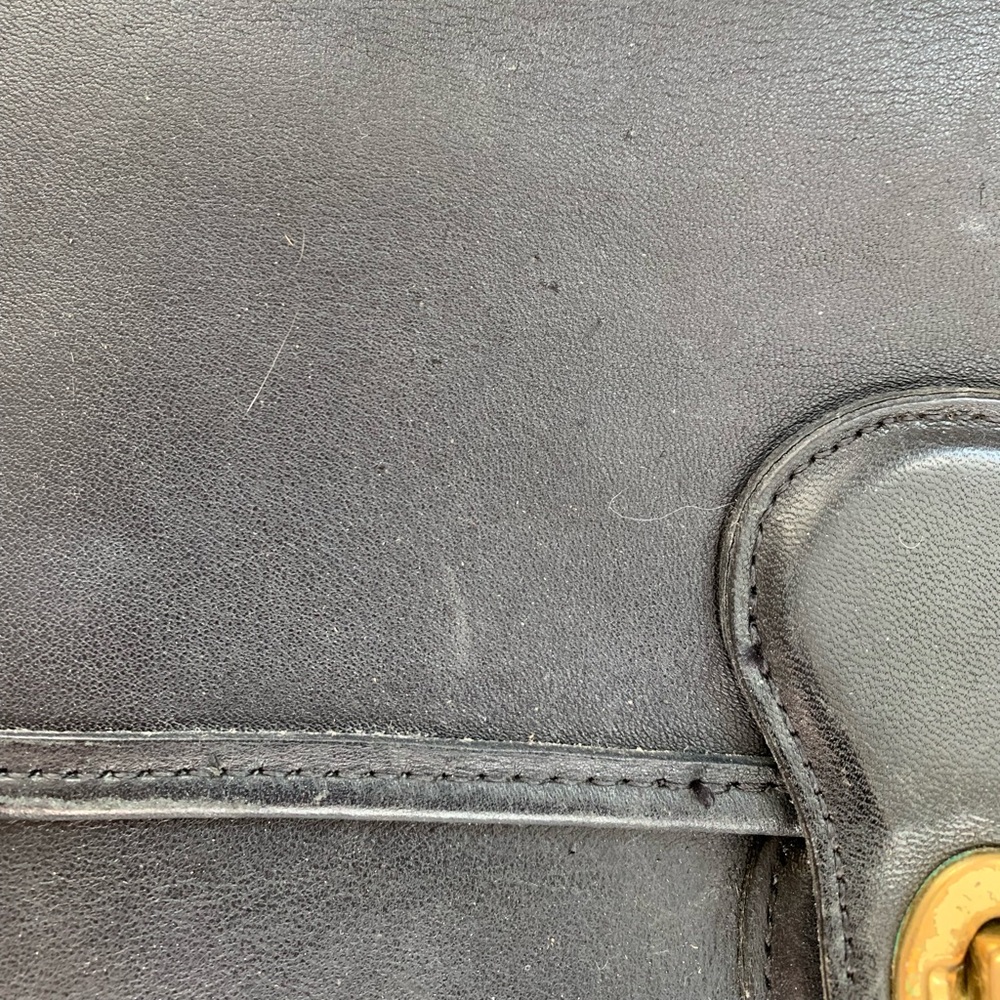 Coach Vintage Black Leather Shoulder Bag - Picture 8 of 10